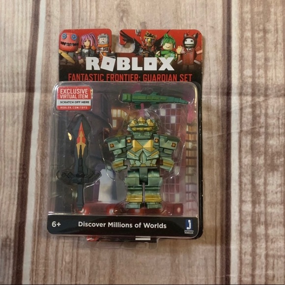 Roblox Fantastic Frontier Guardian Set Figure with Exclusive Virtual Item - Picture 1 of 1
